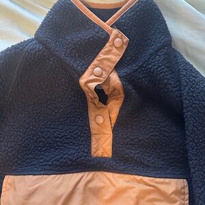 Carhartt Women’s Black and Tan Button Up Fleece